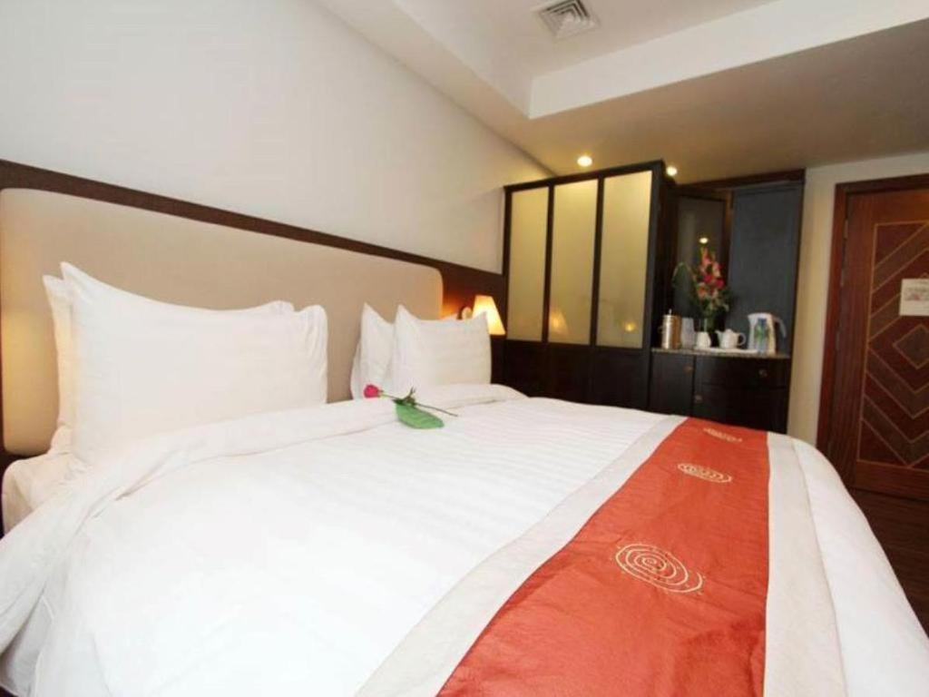 Plaza Sutera Biru Hotel Kuala Belait Kültér fotó