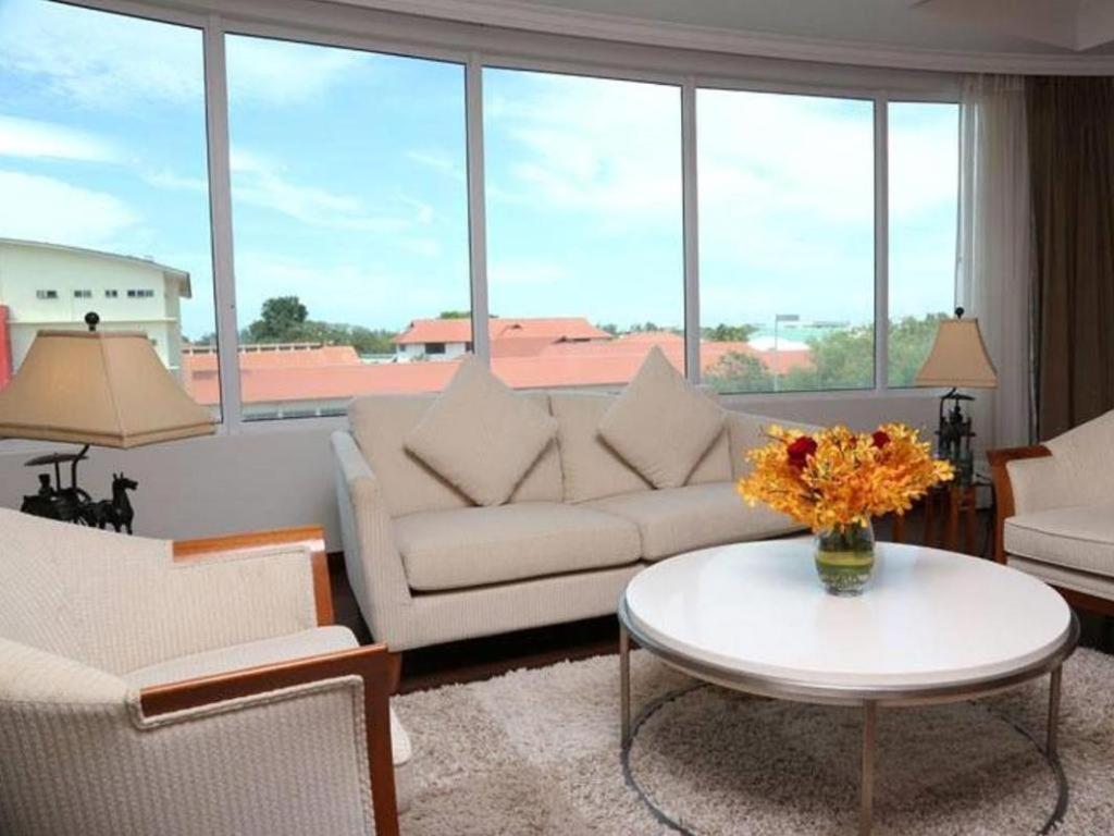 Plaza Sutera Biru Hotel Kuala Belait Kültér fotó