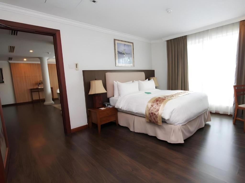 Plaza Sutera Biru Hotel Kuala Belait Kültér fotó