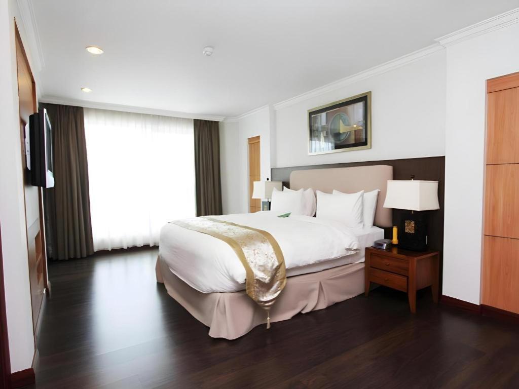 Plaza Sutera Biru Hotel Kuala Belait Kültér fotó