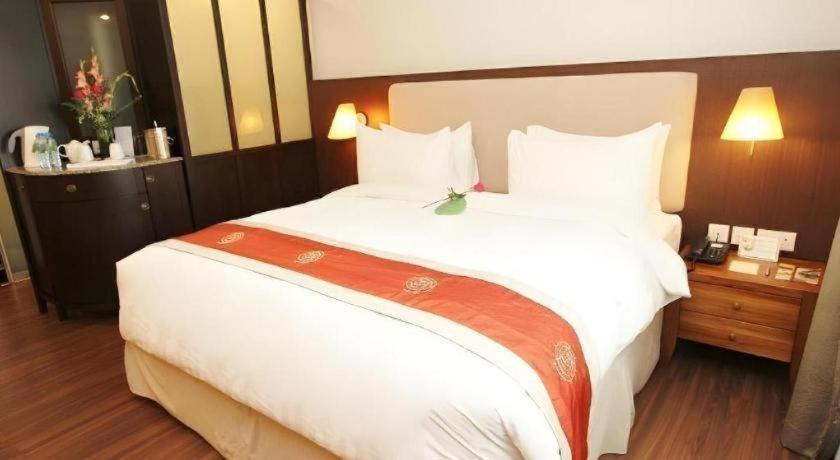 Plaza Sutera Biru Hotel Kuala Belait Kültér fotó