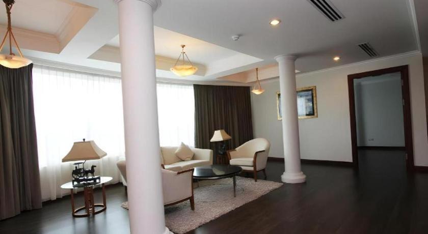 Plaza Sutera Biru Hotel Kuala Belait Kültér fotó