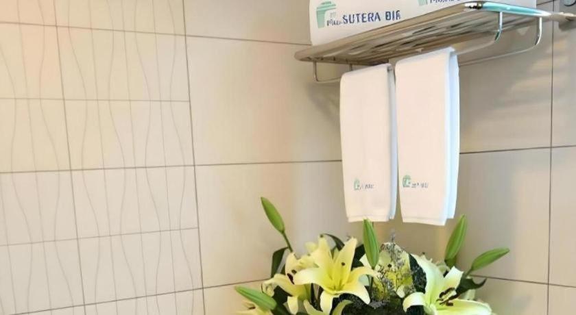 Plaza Sutera Biru Hotel Kuala Belait Kültér fotó